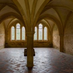Empty Rooms - 26mm, f/5.6, ISO 200, 1/30s